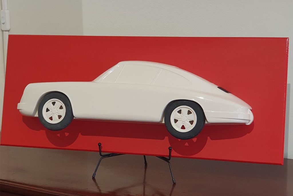 Sculpture demie Porsche 2 Philippe Guegan Art Moteur